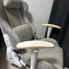 座椅子ゲーミングチェアの画像