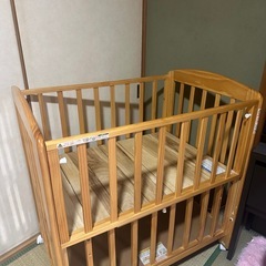 ベビーベッドの画像