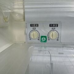 左右開き冷蔵庫の画像