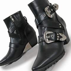 ウエスタン アンクル ショートブーツ ブラック YOSUKE ヨースケ TOGA 風の画像