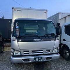 トラックドライバー2トン、4トンの画像