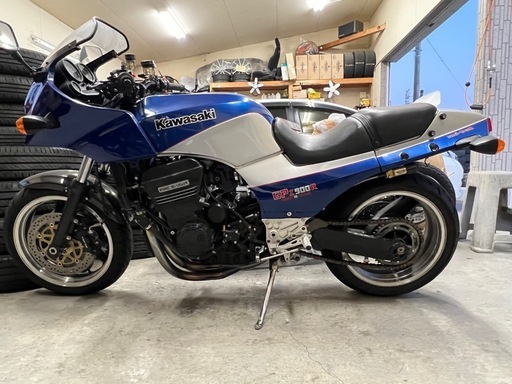 バイク GPZ900R