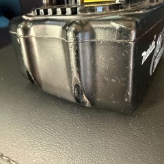 マキタ18Vバッテリー2つ&充電器セットの画像