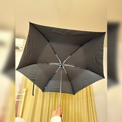 〈 無印人気アイテム♪〉 晴雨兼用 折りたたみ傘 親骨の長さ60cm / 6本骨 / 黒の画像