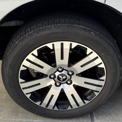 デリカD5 純正　タイヤホイールの画像