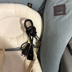Combi コンビ ネムリラ オート機能付き バウンサー 電動 ハイローチェア の画像