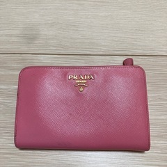 PRADA ピンク 二つ折り財布 サフィアーノレザーの画像