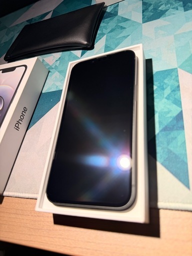 バッテリー100% iPhone16e 128GB