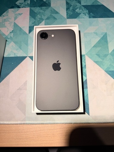 バッテリー100% iPhone16e 128GB