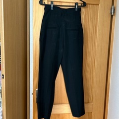 ユニクロマタニティパンツ　ブラックの画像