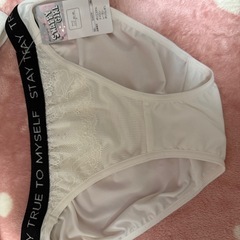 新品未使用品タグ付き　　　上下セット　下のみの画像