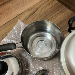 鍋　3点　泡立て器　おたま の画像