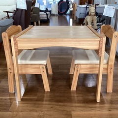 キッズデスクセット（椅子2脚）【町田市再生家具】　253164の画像