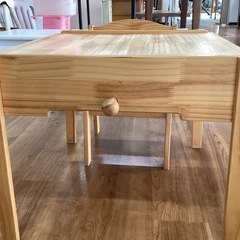 キッズデスクセット（椅子2脚）【町田市再生家具】　253164の画像