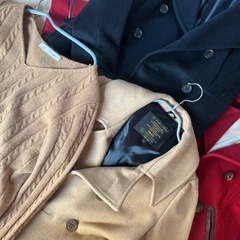 美品　定価6万くらいのコート3点とセーター　譲りますの画像