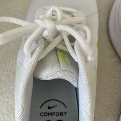 NIKE レディース　スニーカー　25.0cmの画像