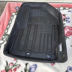 トヨタ アクア 10系 3Dフロアマット運転席・助手席セットの画像