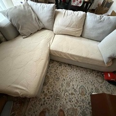 ソファとテーブルセットの画像