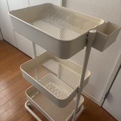 キャスター付き3段ワゴンの画像