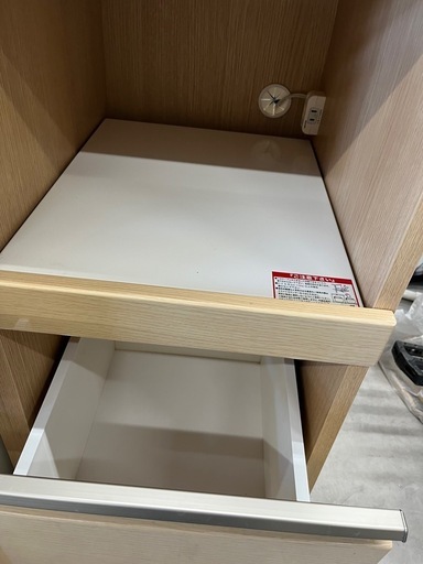 【美品】ニトリ 3枚扉キッチンボード（食器棚） ナチュラル色 