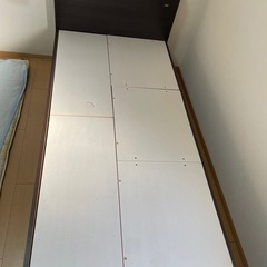 引き出し4つ　シングルベッドフレームの画像