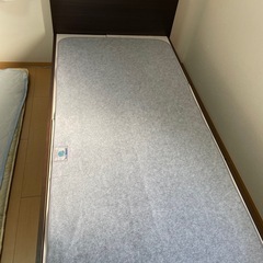 引き出し4つ　シングルベッドフレームの画像