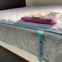 引き出し4つ　シングルベッドフレームの画像