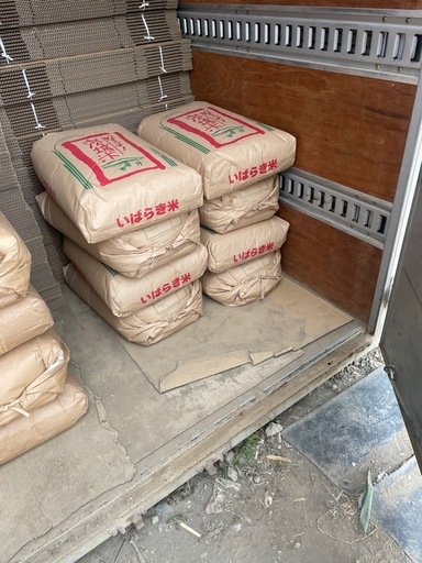 茨城県産　コシヒカリ　玄米３０ キロ　 複数購入でサービスあり