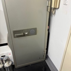 SECOM 大型金庫差し上げますの画像