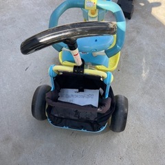 子供用三輪車の画像