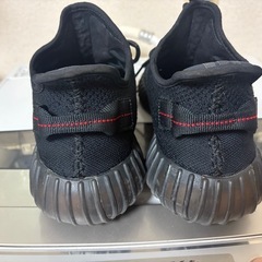adidas　YEEZY BOOST 350 V2 の画像