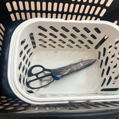 カゴ　ハサミの画像