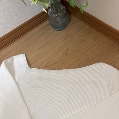 GRL ワンショルダーフレアスリーブニットトップス　の画像