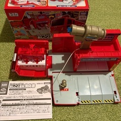 トミカワールド ぴゅぴゅっと消火！おしごと変形消防署の画像