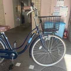 大人用自転車　26インチ　　丸石　カゴ付き、ライト付き、カギ付き、ギアなし　美品の画像