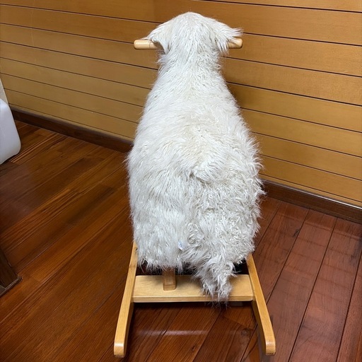 今月取りに来てくださる方限定でお願いします。 TOSSDICE ひつじの木製ロッキングトイ｜天然木×羊毛｜インテリアにも