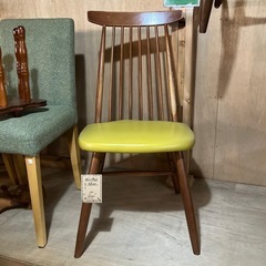 黄色いダイニングチェア【F01064】の画像