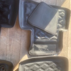 カローラクロス　レザー調マットの画像