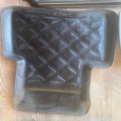 カローラクロス　レザー調マットの画像