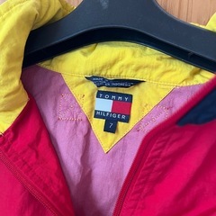 TOMMY HILFIGER ナイロンジャケット　キッズの画像