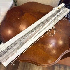 小窓　ブラインドカーテンの画像