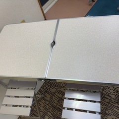 折りたたみ式　アウトドア　テーブル　イス4脚付きの画像