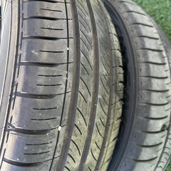 ダンロップタイヤ　185/60Ｒ15  ２本　ミゾありの画像