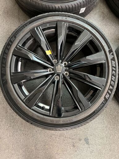 【トヨタ】クラウンスポーツ　純正アルミ＋タイヤセット　235/45R21