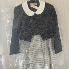 女の子フォーマルスーツの画像