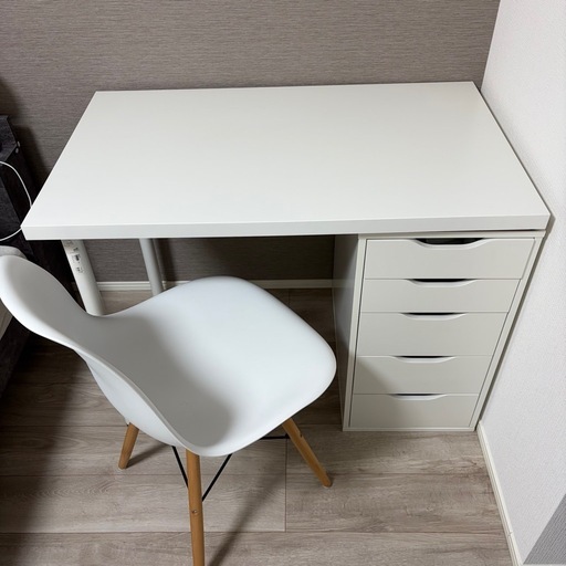 決まりました　IKEA テーブル　椅子