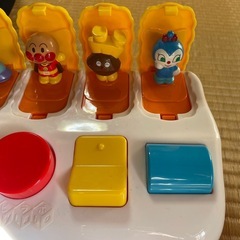 アンパンマン　知育玩具　ひらいてぴょこんの画像