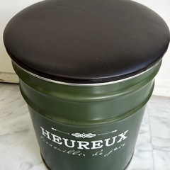 缶型イス／収納の画像