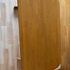 ダイニングテーブルの画像