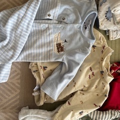新生児から生後3ヶ月くらいまでの男の子洋服の画像